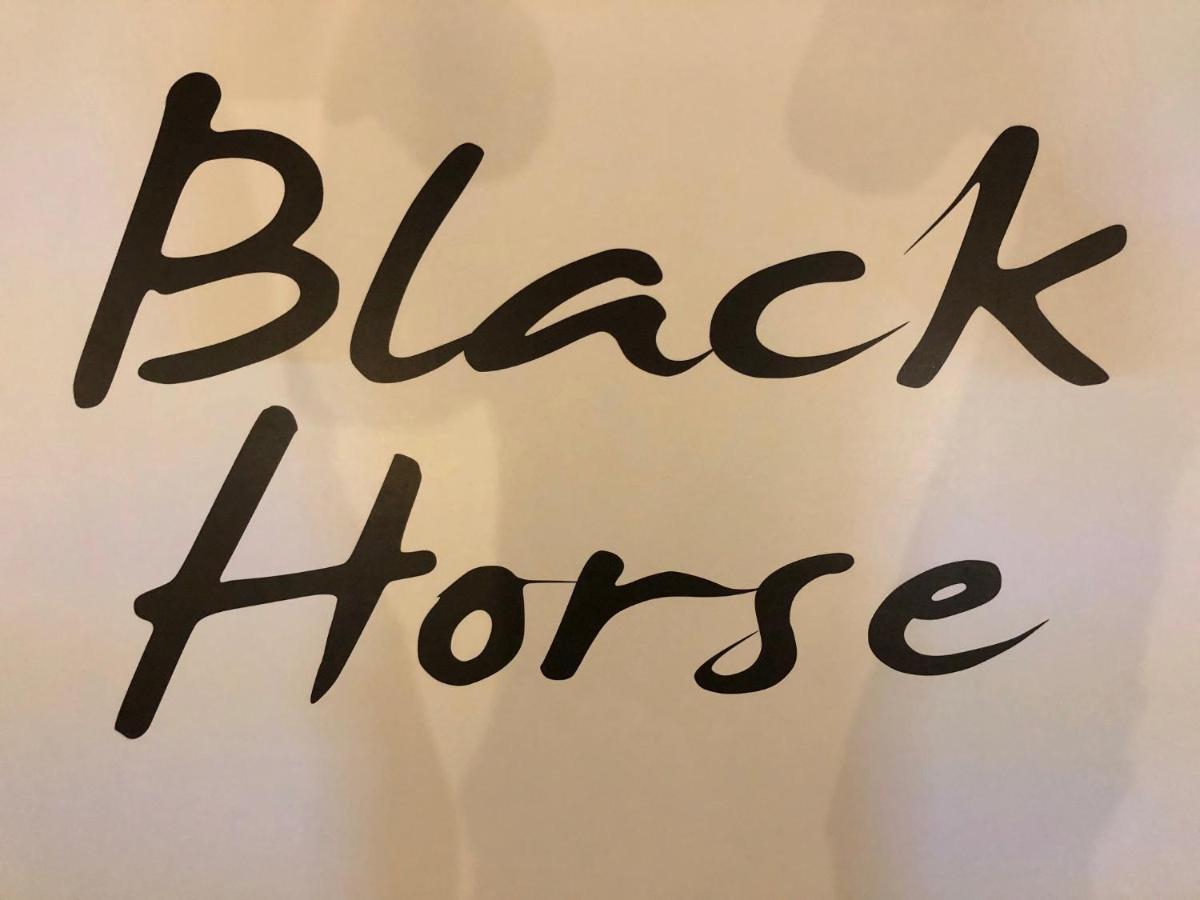 Black Horse بيتربرو المظهر الخارجي الصورة